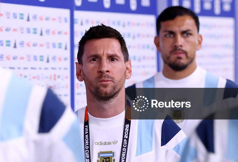 Argentina mantém escalação titular para as quartas de final, e Suíça faz uma mudança