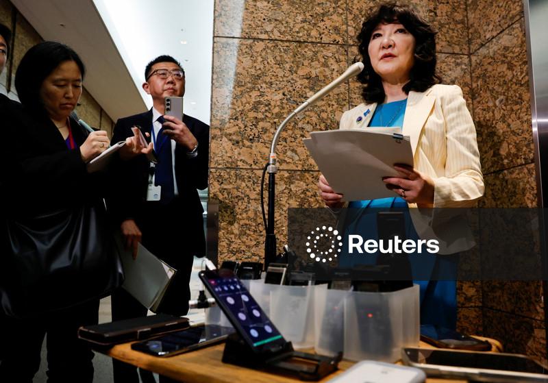 Japão mantém viva ameaça de intervenção no iene e afirma estar em contato próximo com os EUA