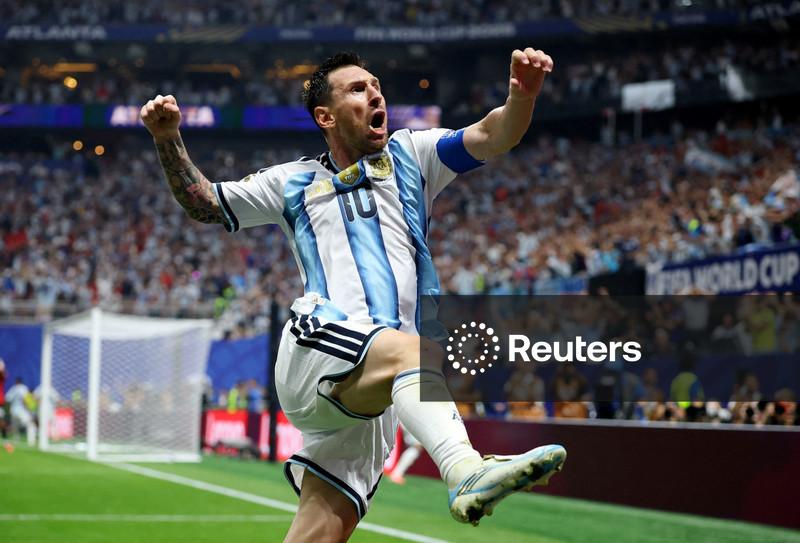 Argentina consegue virada impressionante e derrota o Egito nas oitavas da Copa do Mundo