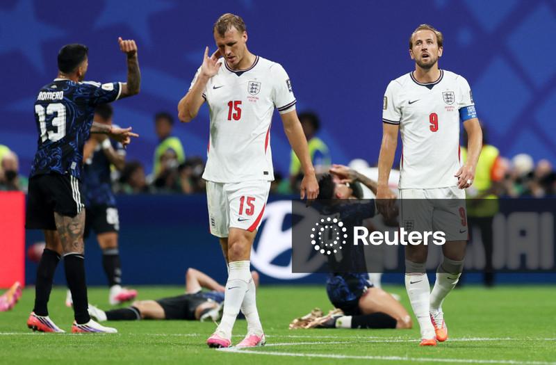 Tentativa de se segurar da Inglaterra foi destruída por aula magistral da Argentina