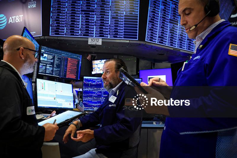 Wall Street abre em alta com recuperação de chips antes de balanços de megacaps