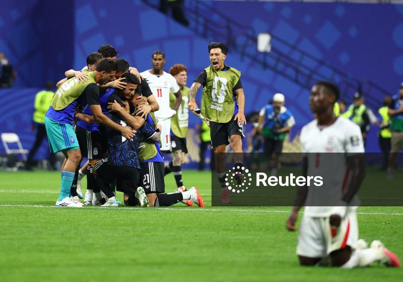 Argentina jogou com a “faca nos dentes” e venceu a Inglaterra pelo seu povo, dizem jogadores