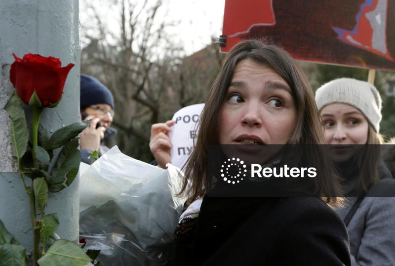 Tribunal de Moscou ordena prisão da filha de Boris Nemtsov, crítico de Putin assassinado