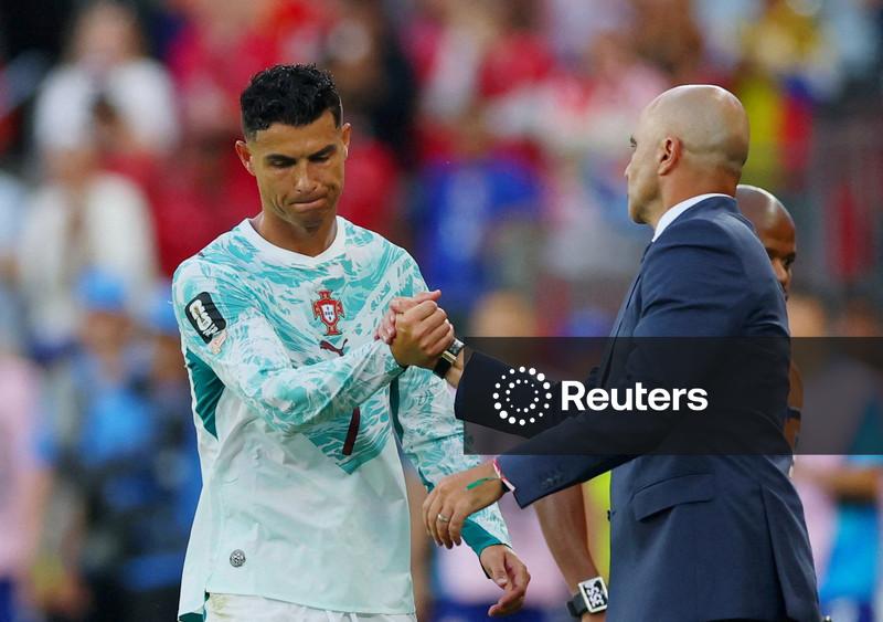 Na hora decisiva, técnico de Portugal tira Cristiano Ronaldo de campo