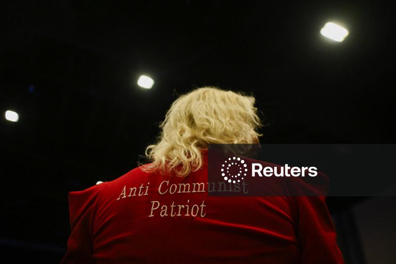 Equipe de Trump testa mensagem anticomunista para eleições de meio de mandato