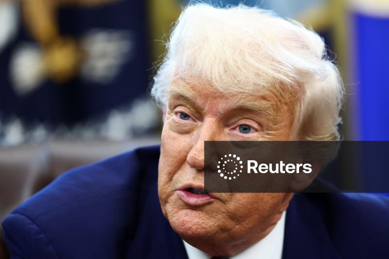 Trump pressiona executivos do setor de defesa para aumentar produção de armas