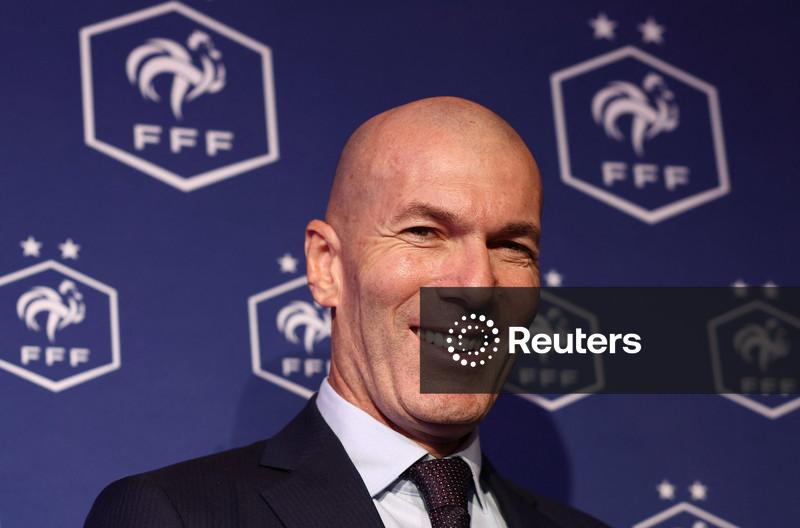 Zidane assume seleção da França com missão de liberar poder ofensivo da equipe
