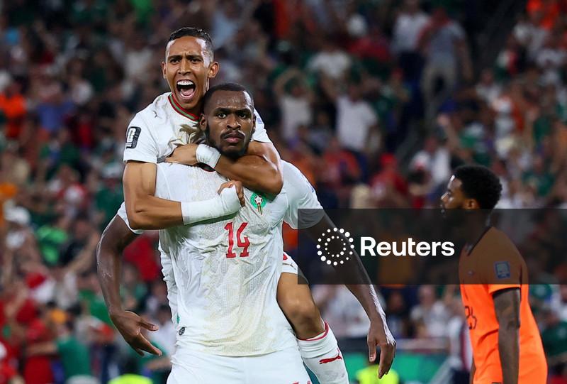 Zagueiro de Marrocos nunca quis jogar contra a França, mas agora precisa lidar com Mbappé