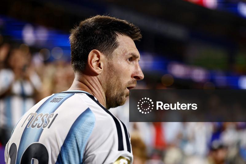 Messi se prepara para tão esperado primeiro confronto contra Inglaterra na semifinal da Copa do Mundo