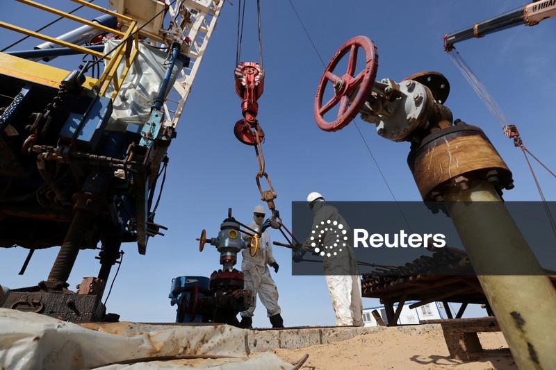 Petróleo sobe mais de 7% com novos ataques aéreos no Oriente Médio