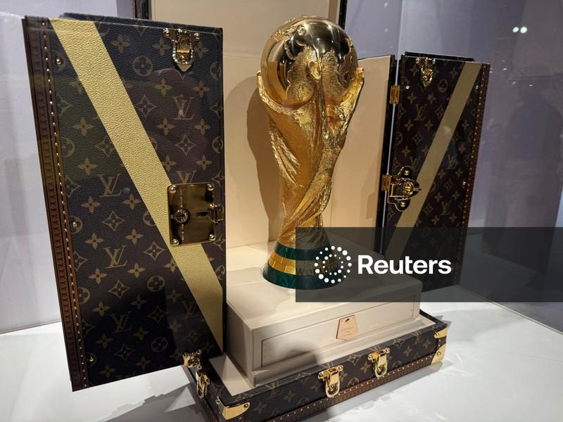 Troféu da Copa do Mundo chegará ao estádio em um baú personalizado da Louis Vuitton