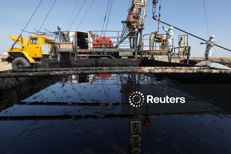 Petróleo atinge máxima de cinco semanas com ataques entre EUA e Irã e ameaça de bloqueio dos houthis
