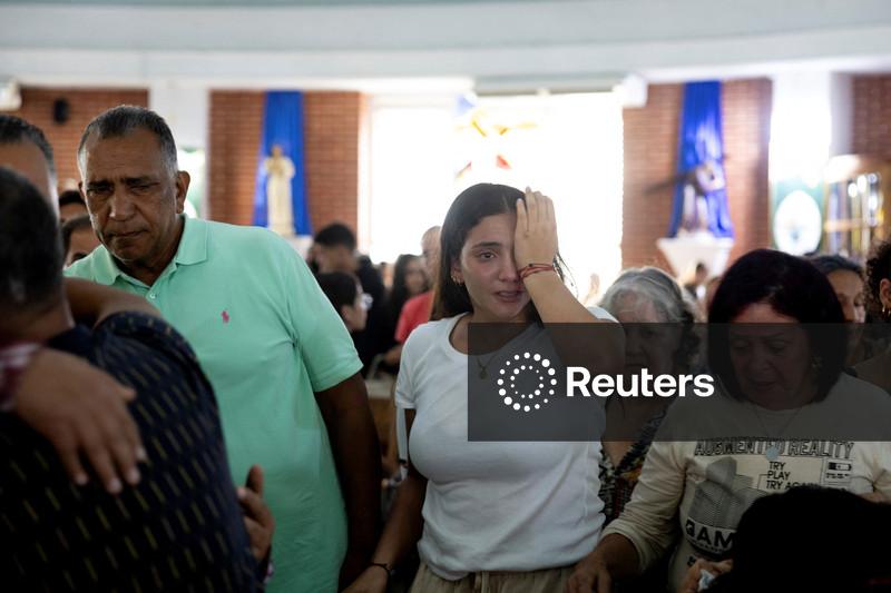 Venezuelana sobrevivente do terremoto lamenta perda de amigos que “permanecerão jovens para sempre”