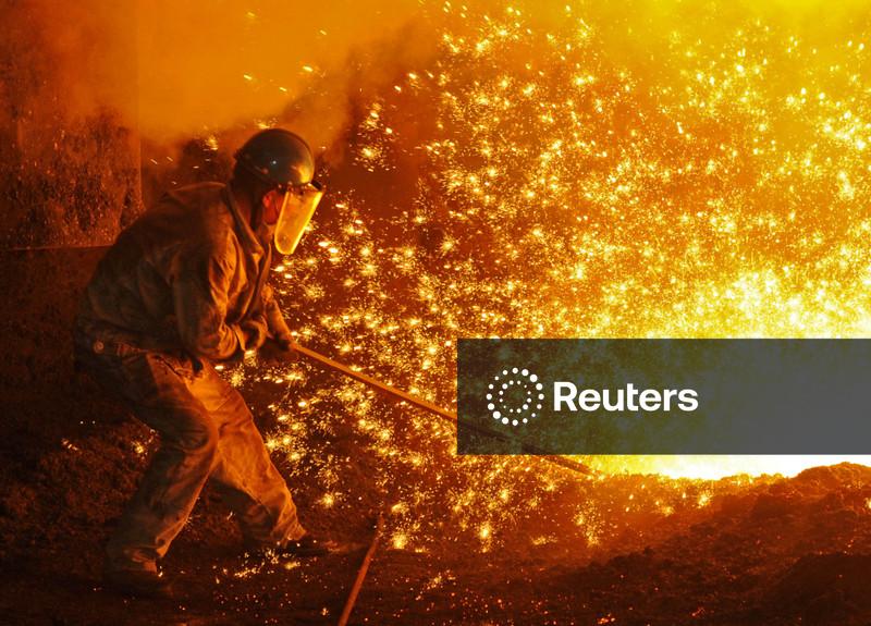 Minério de ferro cai com demanda fraca ofuscando riscos na oferta australiana