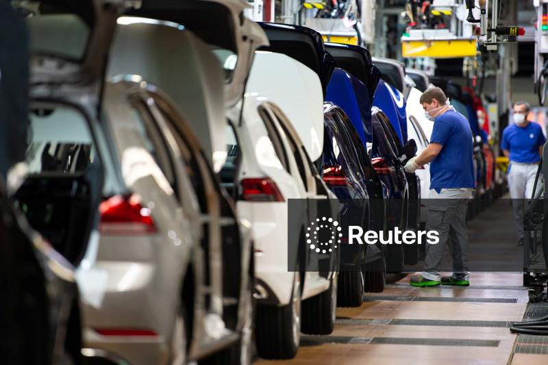 Representantes dos trabalhadores barram plano de reestruturação da Volkswagen, dizem fontes