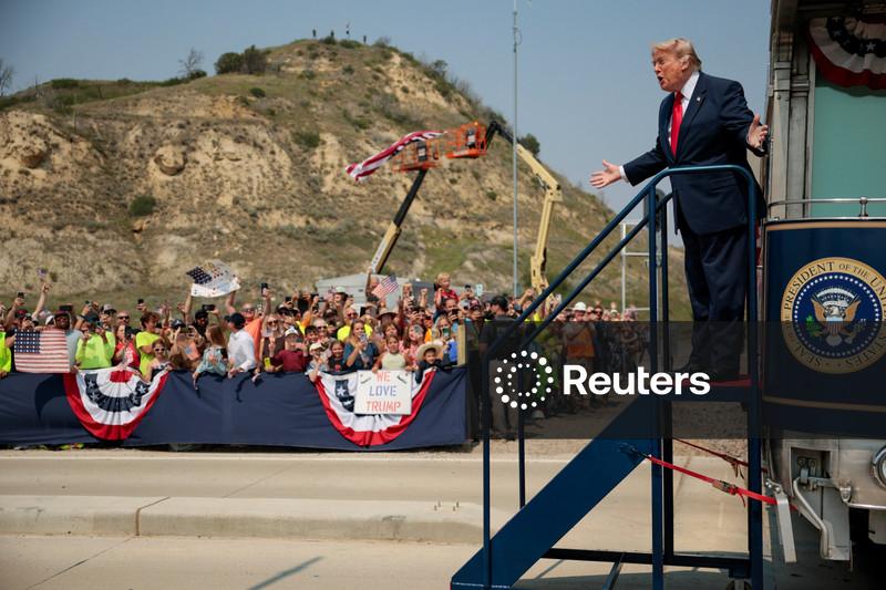 Trump presta homenagem a Theodore Roosevelt em Dakota do Norte e apresenta novo Air Force One