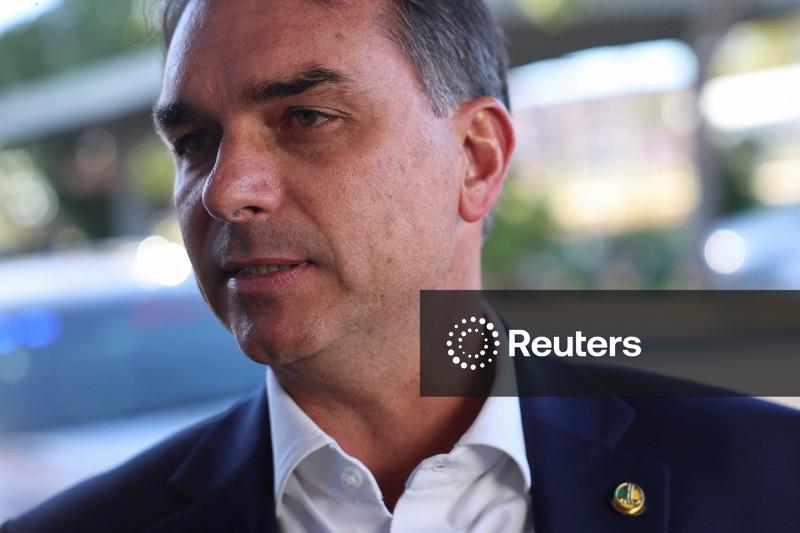 STF autoriza inquérito para investigar repasses de Daniel Vorcaro para filme sobre Jair Bolsonaro, dizem fontes