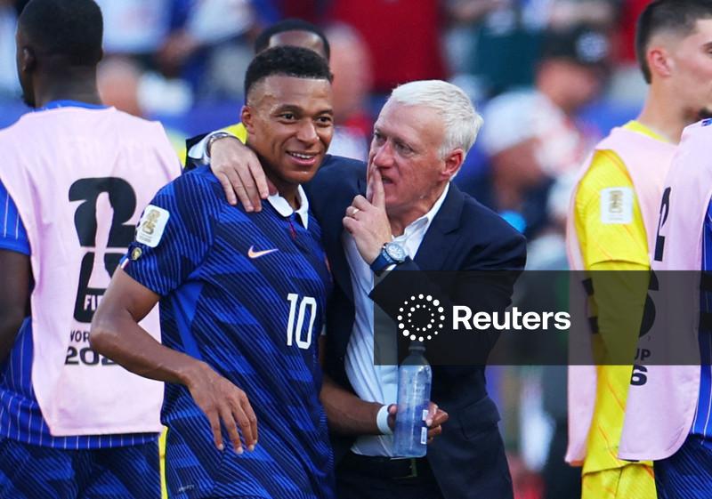 Deschamps temeu por Mbappé em batalha acirrada contra o Paraguai