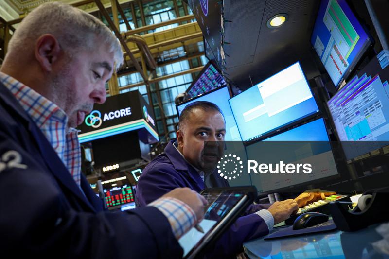 Wall Street encerra com forte queda após Fed manter as taxas inalteradas