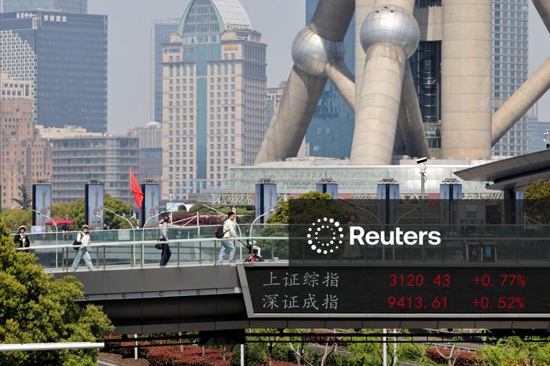 Ações chinesas se recuperam após onda de vendas; Hong Kong amplia ganhos