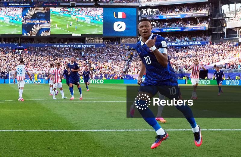 França derrota Paraguai com gol de pênalti de Mbappé e chega às quartas de final