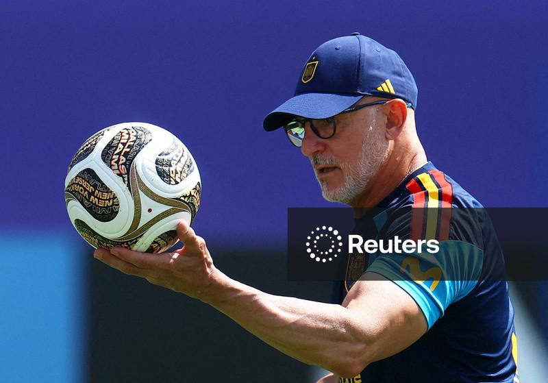 Scaloni enfrenta ex-tutor De la Fuente na final da Copa do Mundo entre Argentina e Espanha