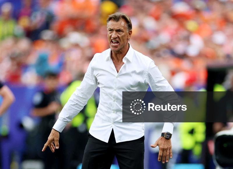 Breve passagem de Hervé Renard como técnico da Tunísia chega ao fim após eliminação na fase de grupos