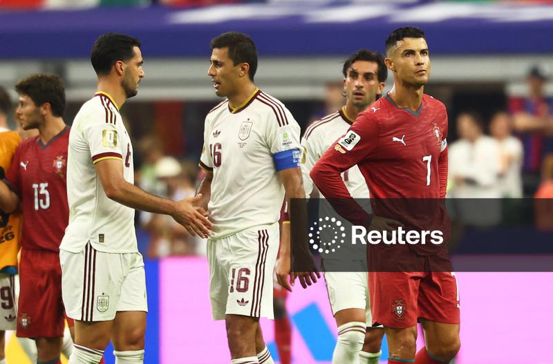 Espanha vence Portugal com gol no fim e chega às quartas de final da Copa do Mundo