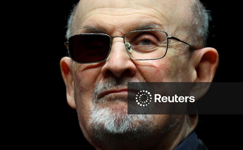 Agressor do escritor Salman Rushdie é considerado culpado por acusações federais de terrorismo