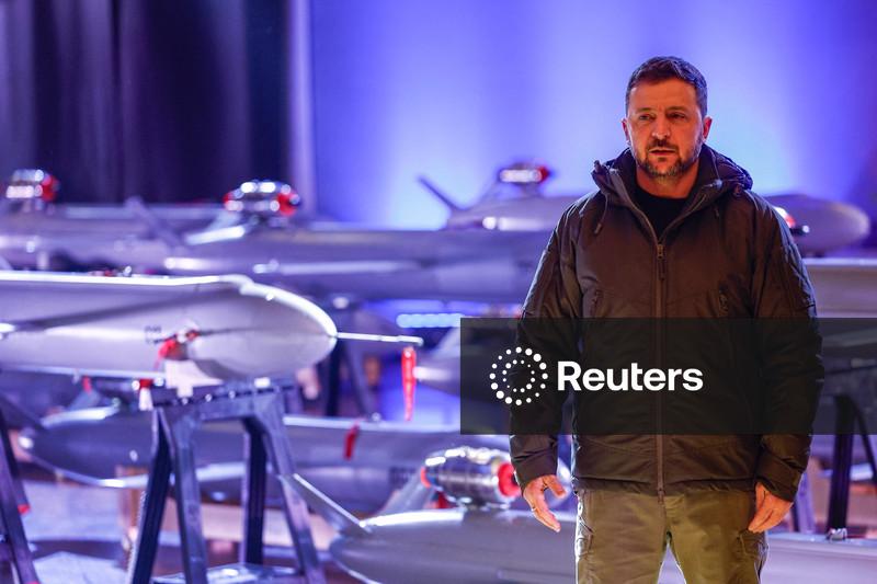 Zelenski assina “acordos sobre drones” com três países