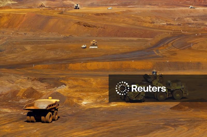 Minério de ferro sobe com queda nos estoques portuários da China, apesar da oferta abundante