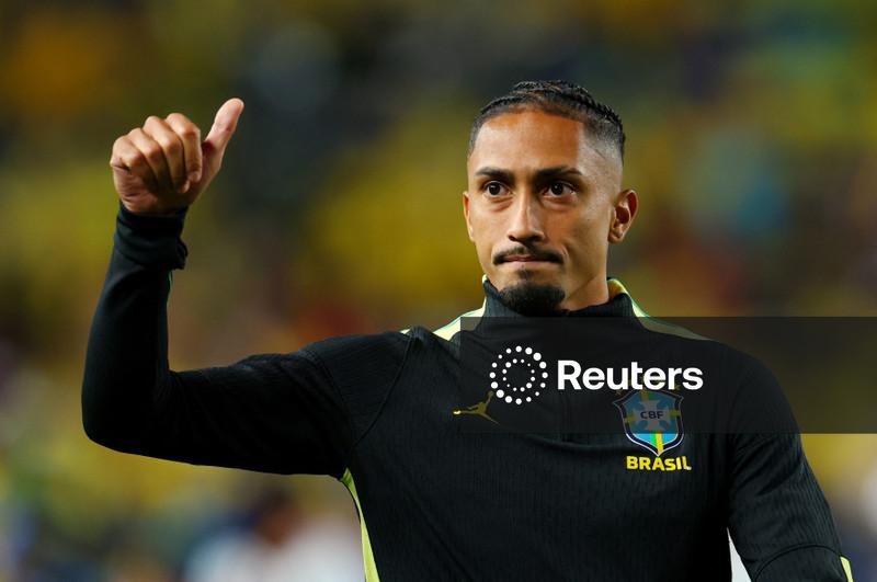 Raphinha volta aos treinos e cria dilema na seleção brasileira antes do jogo com a Noruega