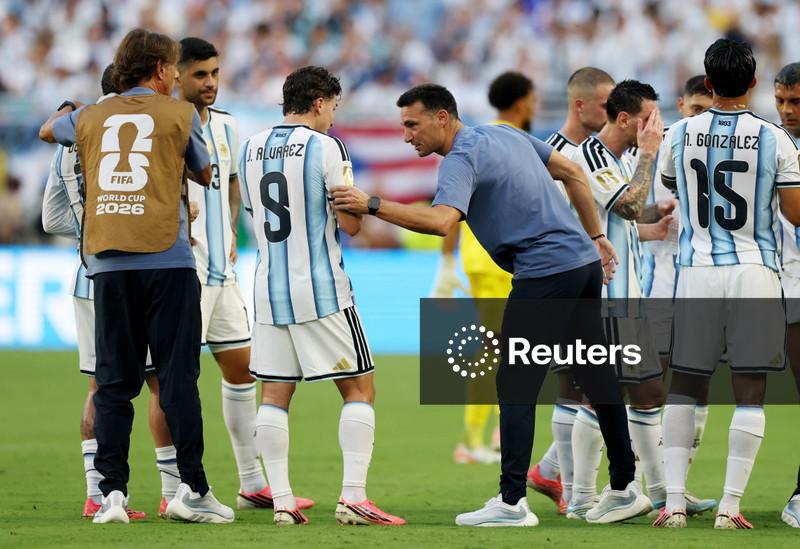 Argentina teve que sofrer em susto contra Cabo Verde na Copa do Mundo, diz Scaloni