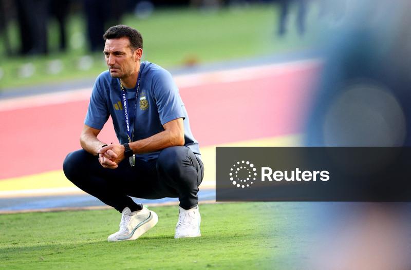 Emocionado, Scaloni diz que a Argentina deu o máximo e precisa pensar no que vem a seguir