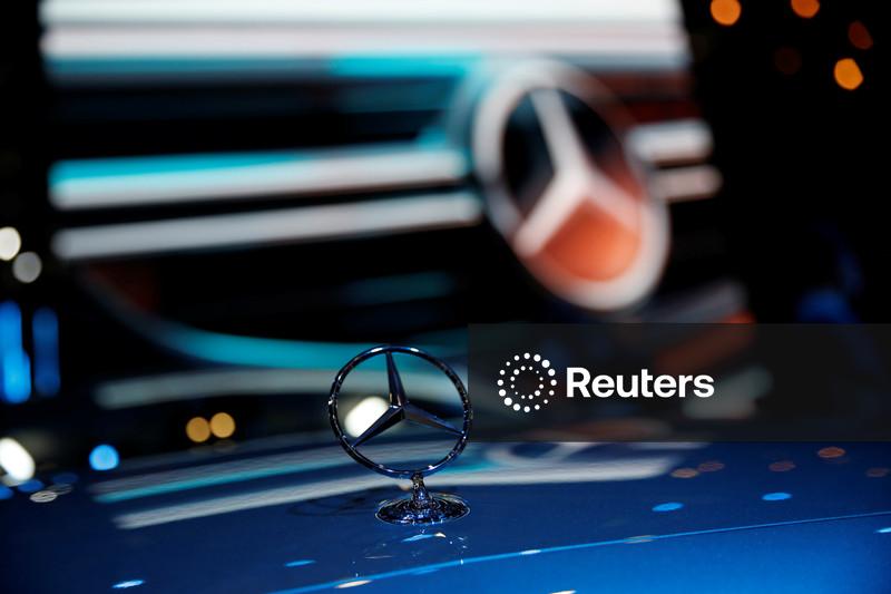 Cortes de custos ajudam Mercedes a estabilizar lucro, preocupações com China afetam perspectivas