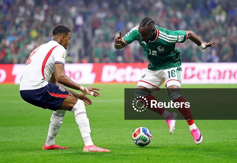 Ezri Konsa será titular na lateral direita da Inglaterra contra a Noruega