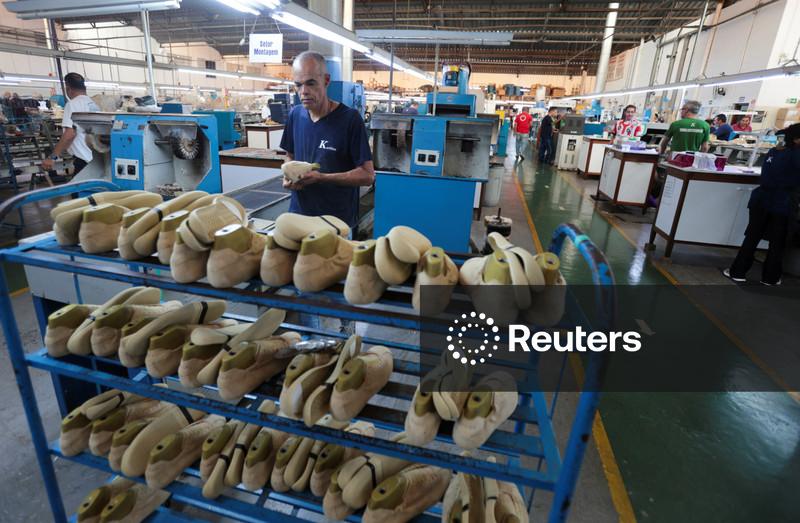 Confiança da indústria do Brasil tem em agosto maior queda em um ano, diz FGV