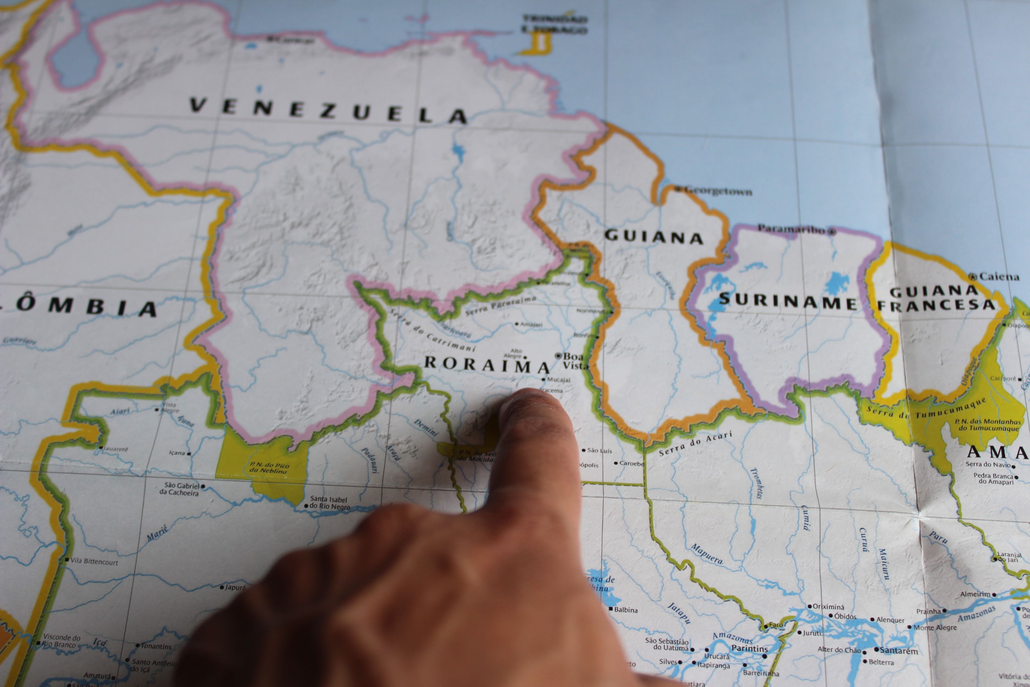 Governo da Guiana amplia atendimento público em Lethem, cidade na fronteira com Roraima