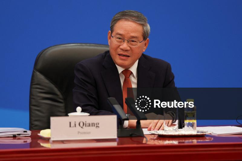 Primeiro-ministro da China pede estabilização da demanda externa em meio à desaceleração do crescimento