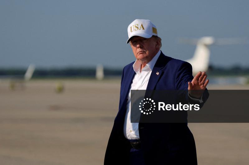Trump embarcou em voo secreto da Turquia por meio de caminhão de catering devido à ameaça do Irã, diz mídia dos EUA
