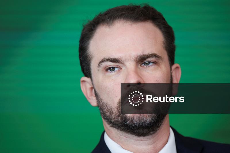Durigan diz que governo não discute desvincular reajuste de aposentadorias da regra do salário mínimo