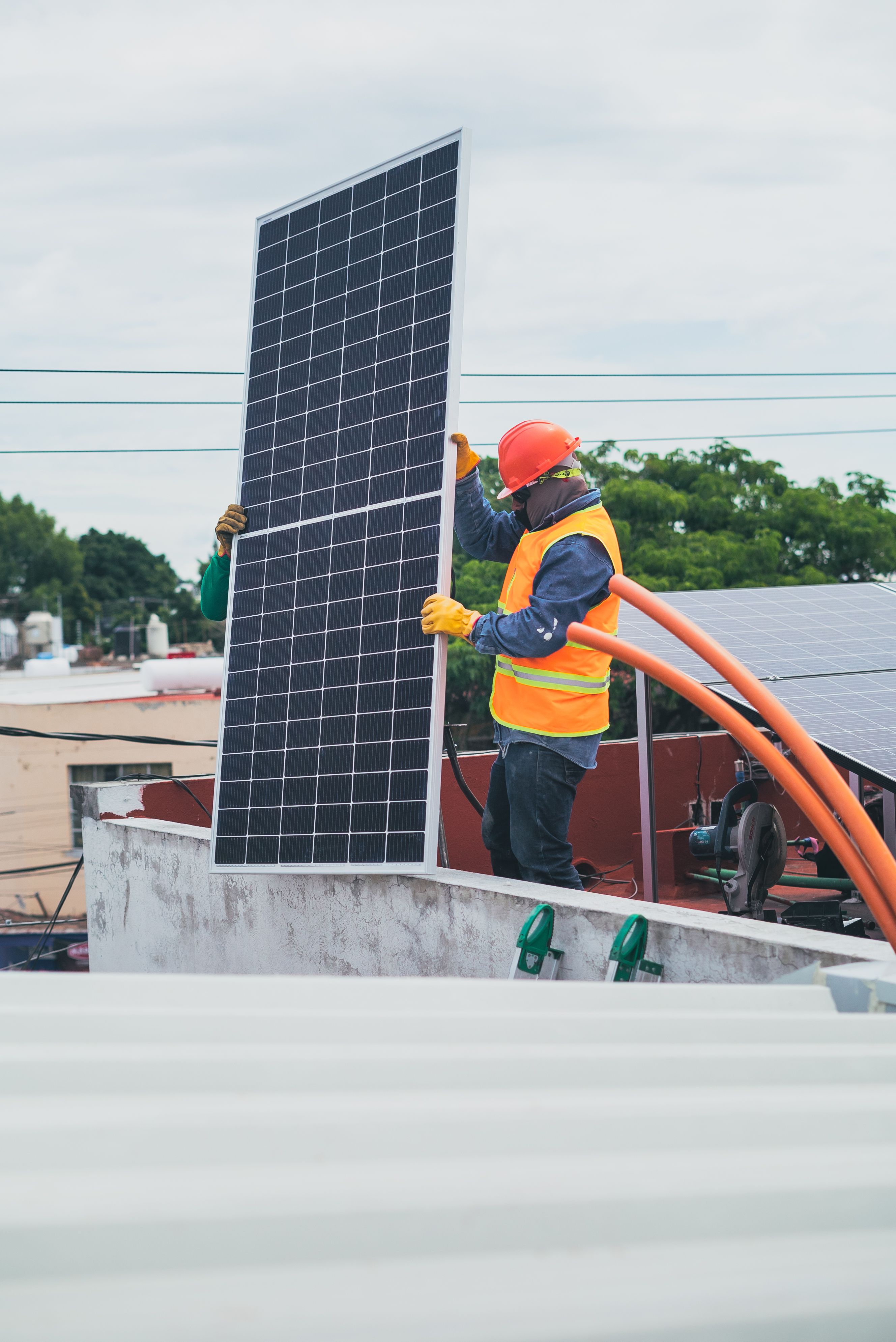 Ifam abre 90 vagas gratuitas em energia solar com auxílio de R$ 400 aos alunos