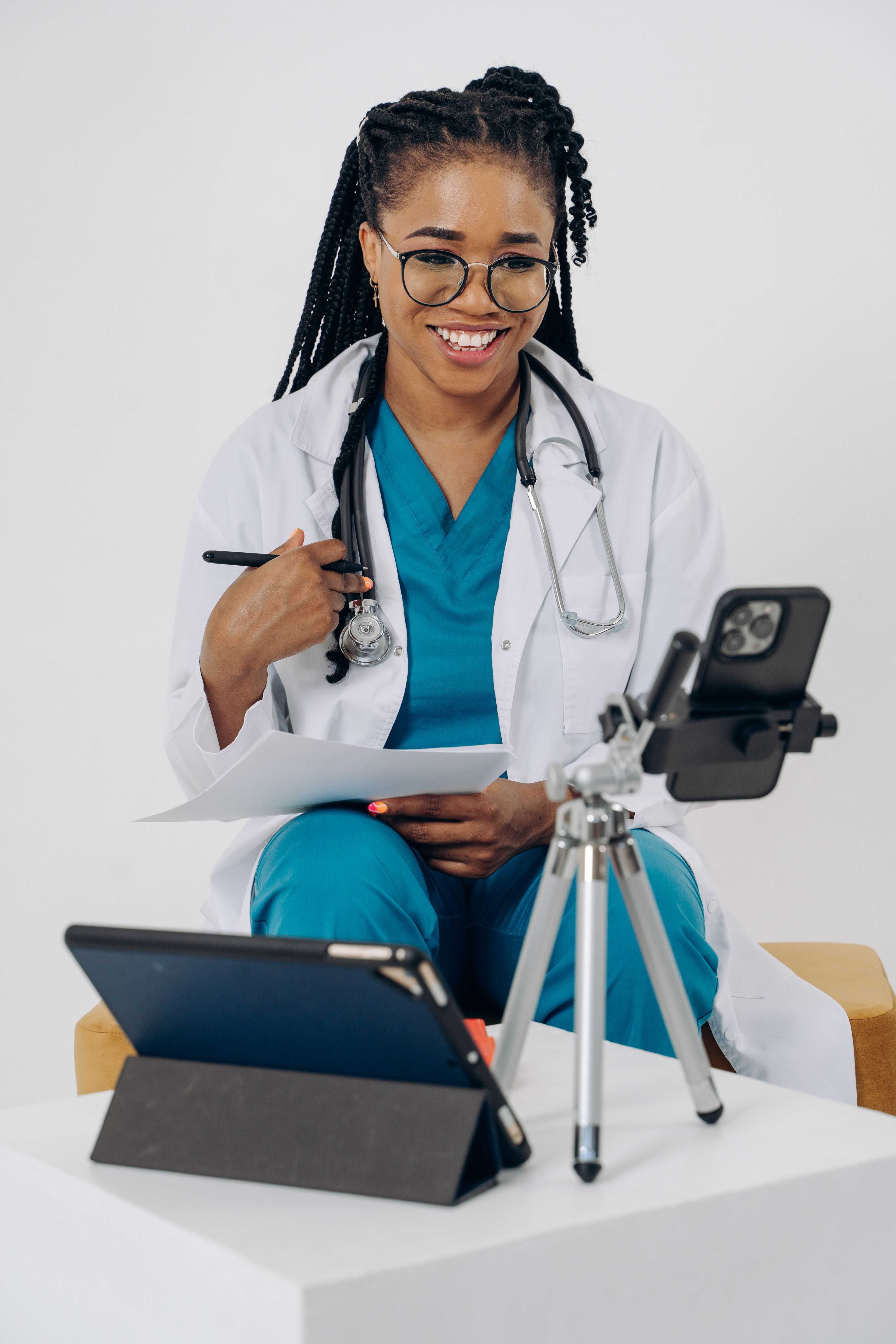 Consultórios digitais de telemedicina chegam às dez regionais de saúde de Curitiba