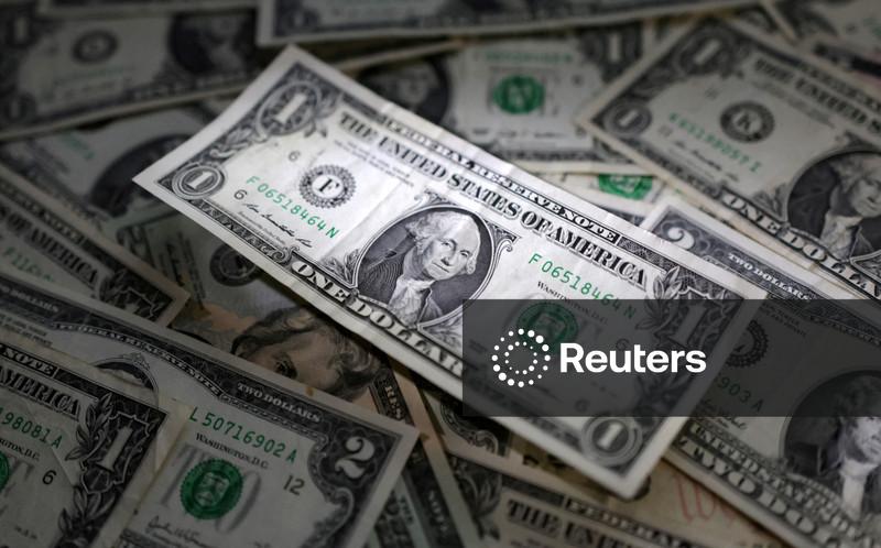 Dólar oscila perto da estabilidade no Brasil antes de leilões do BC