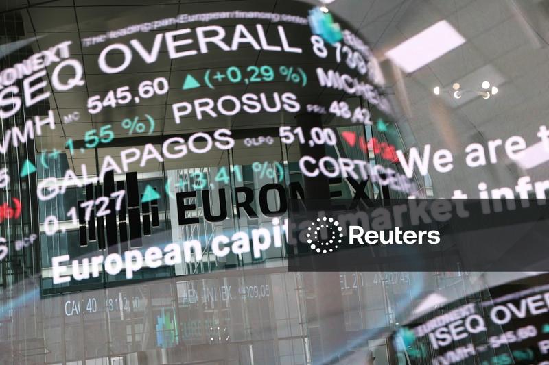 Ações europeias recuam de máxima recorde com balanços e riscos no Oriente Médio