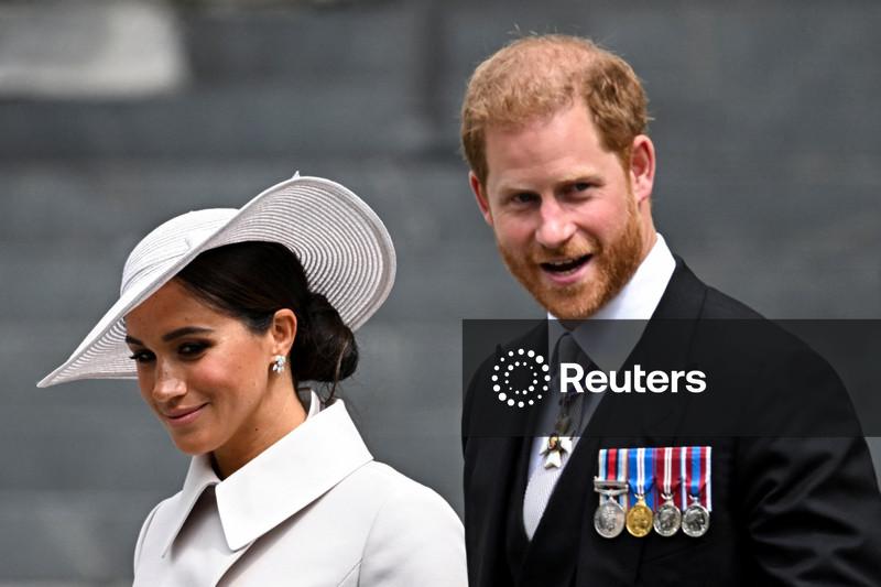 Harry e Meghan devem voltar à “cova do leão” da imprensa da qual tentaram fugir