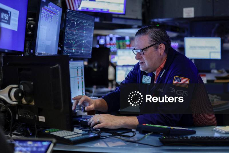 Wall Street abre em baixa com alta de rendimentos dos títulos