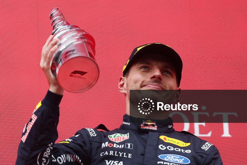 Verstappen renova com a Red Bull até o final de 2030