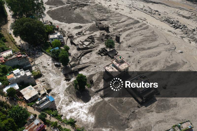Número de mortos pela enchente no Nepal e no Tibete sobe para 157, diz a polícia