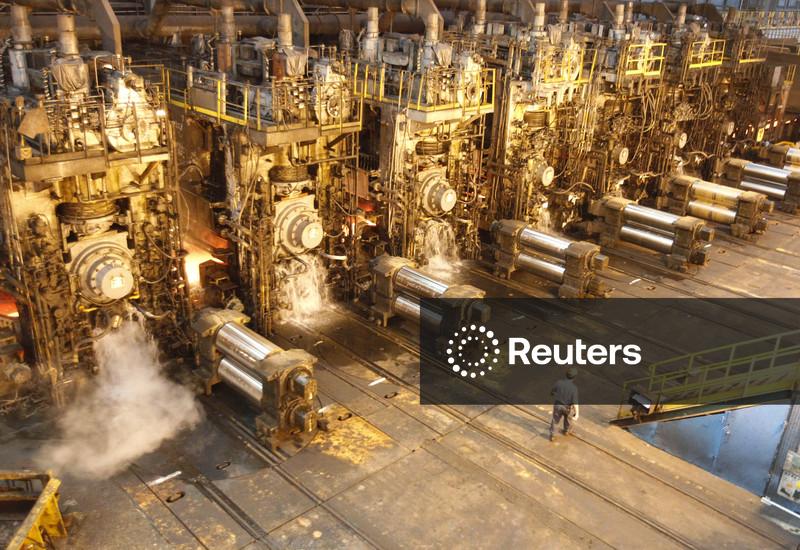 Minério de ferro amplia queda em meio a demanda fraca de siderúrgicas e alta dos estoques